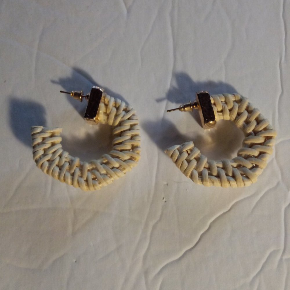 g by Gennaro ivory weave 1/2 hoop earrings NEW